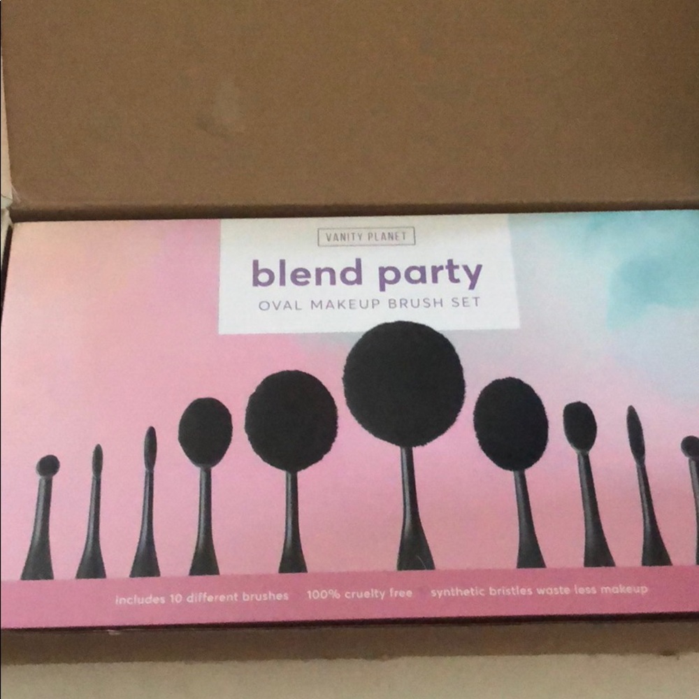 Oval brush set